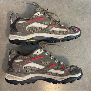 North Face hedgehog brown Hiking Shoes Trail Sneakers womens Size 7.5 Goretex